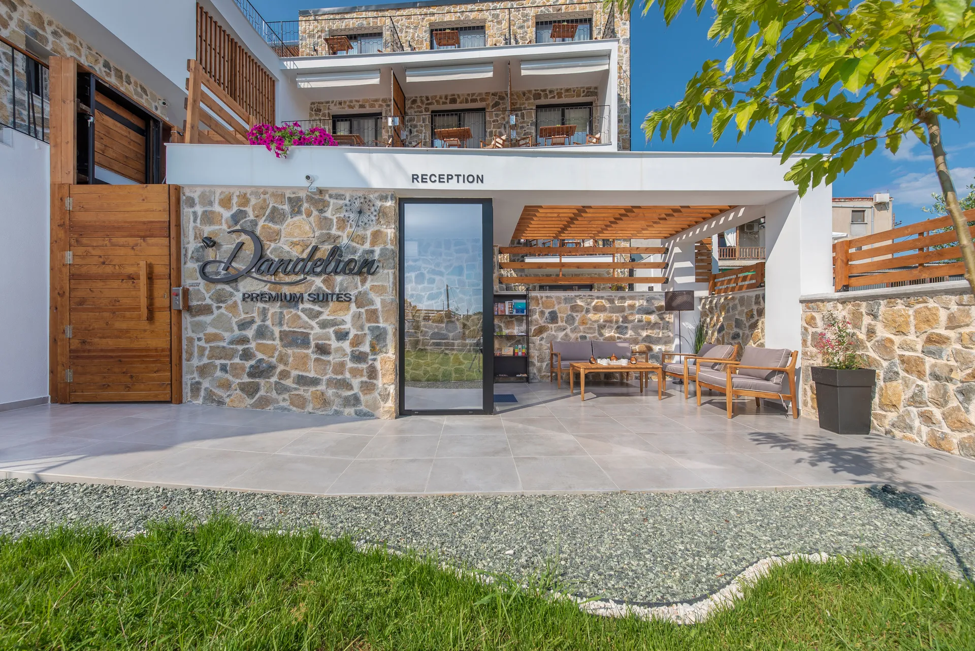 Tiara Holidays - Dandelion Premium Suites - recepcija